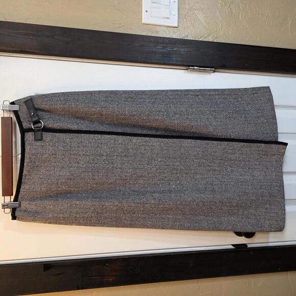 Talbots Petites Gray Wool Herringbone Midi Skirt w/ Black Buckle Detail- size 8 - Picture 1 of 7
